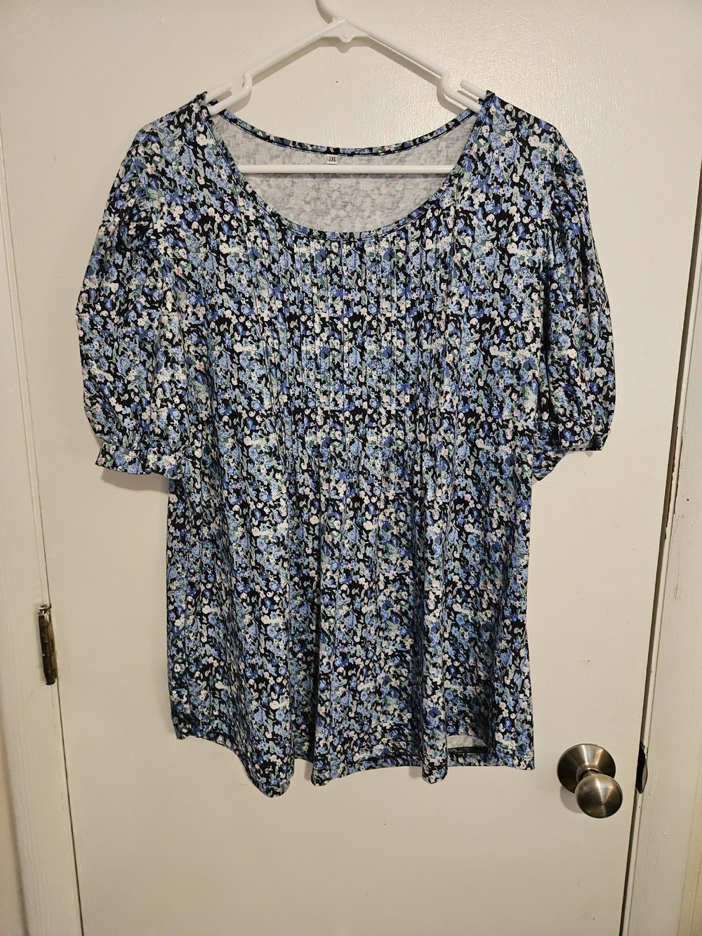 Women's Blue Floral Scoop Neck Blouse with Puff Sleeves